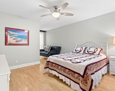 1660 Gulf Boulevard - Photo Thumbnail 23