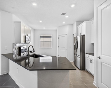 2619 Peace Of Mind Avenue - Photo Thumbnail 11