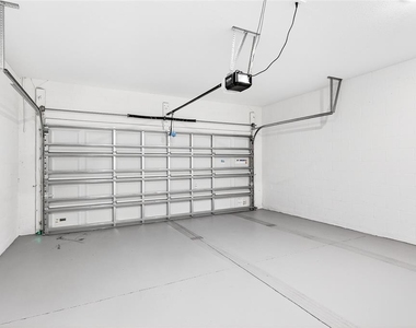 2619 Peace Of Mind Avenue - Photo Thumbnail 39