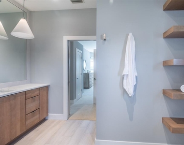 6571 Talon Bay Drive - Photo Thumbnail 23