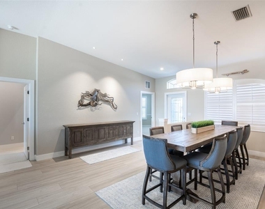 6571 Talon Bay Drive - Photo Thumbnail 7