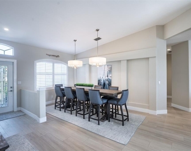 6571 Talon Bay Drive - Photo Thumbnail 4