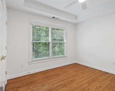 1711 Summit Glen Lane Ne - Photo Thumbnail 26