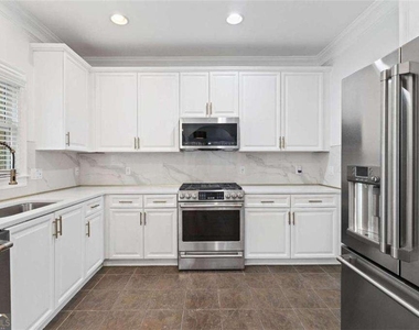 1711 Summit Glen Lane Ne - Photo Thumbnail 5