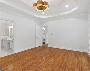 1711 Summit Glen Lane Ne - Photo Thumbnail 13