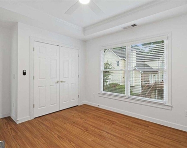1711 Summit Glen Lane Ne - Photo Thumbnail 27