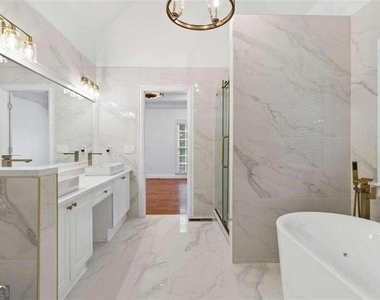 1711 Summit Glen Lane Ne - Photo Thumbnail 21