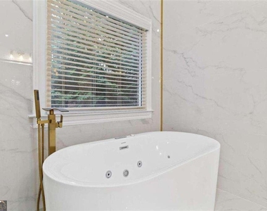1711 Summit Glen Lane Ne - Photo Thumbnail 19