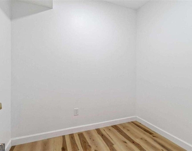 1711 Summit Glen Lane Ne - Photo Thumbnail 30