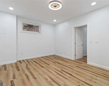 1711 Summit Glen Lane Ne - Photo Thumbnail 29