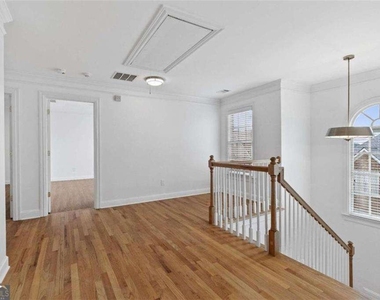 1711 Summit Glen Lane Ne - Photo Thumbnail 36