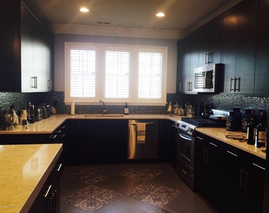 22 Cooper Avenue - Photo Thumbnail 5