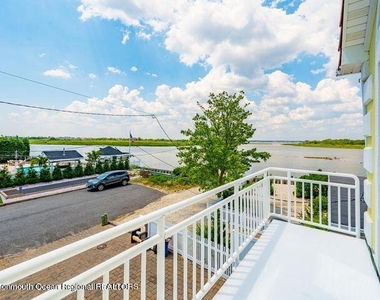446 Eisenhower Avenue - Photo Thumbnail 16
