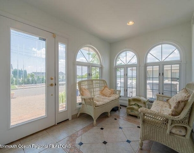 446 Eisenhower Avenue - Photo Thumbnail 4