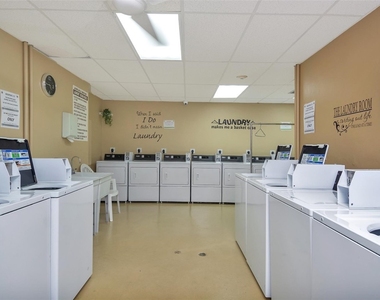 305 N Pompano Beach Boulevard - Photo Thumbnail 2