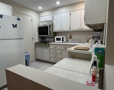305 N Pompano Beach Boulevard - Photo Thumbnail 1