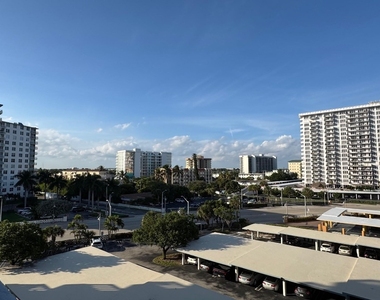 305 N Pompano Beach Boulevard - Photo Thumbnail 4