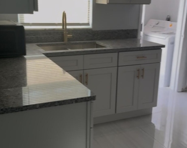 5454 Nw 8th - Photo Thumbnail 3