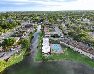 416 Lakeside Drive - Photo Thumbnail 28