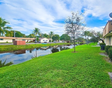 416 Lakeside Drive - Photo Thumbnail 18
