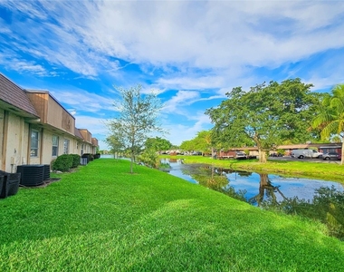 416 Lakeside Drive - Photo Thumbnail 17
