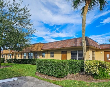 416 Lakeside Drive - Photo Thumbnail 13