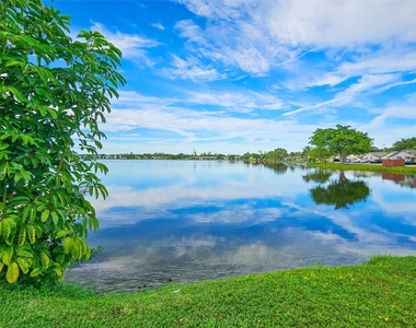 416 Lakeside Drive - Photo Thumbnail 19