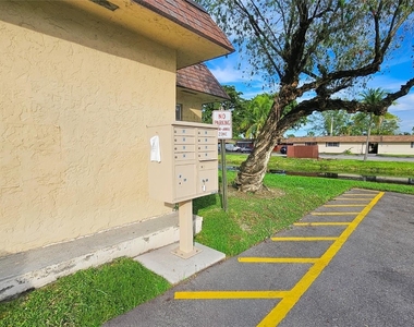 416 Lakeside Drive - Photo Thumbnail 22