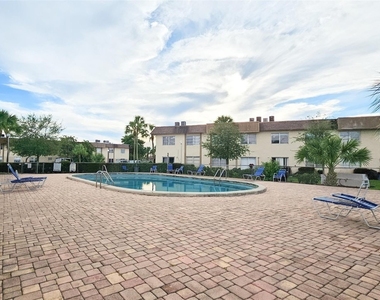 416 Lakeside Drive - Photo Thumbnail 14