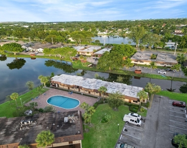 416 Lakeside Drive - Photo Thumbnail 24