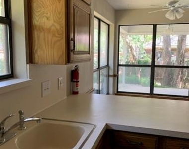 204 Bremen Drive - Photo Thumbnail 2