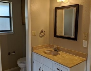 204 Bremen Drive - Photo Thumbnail 9