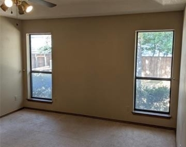 204 Bremen Drive - Photo Thumbnail 7
