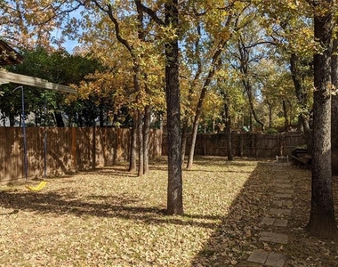 204 Bremen Drive - Photo Thumbnail 14