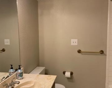 204 Bremen Drive - Photo Thumbnail 13