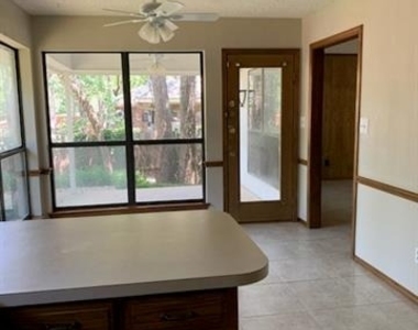 204 Bremen Drive - Photo Thumbnail 3