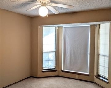 204 Bremen Drive - Photo Thumbnail 11