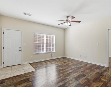 609 E Mcgee Street - Photo Thumbnail 5