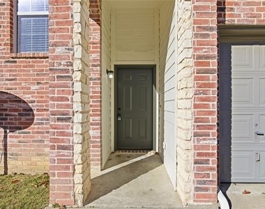 609 E Mcgee Street - Photo Thumbnail 3