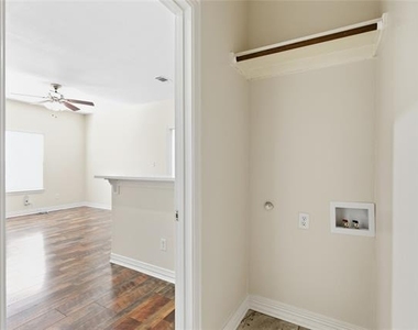 609 E Mcgee Street - Photo Thumbnail 10