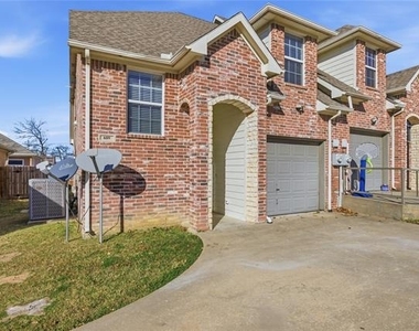 609 E Mcgee Street - Photo Thumbnail 2