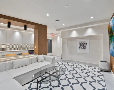 1615 Cedar Street - Photo Thumbnail 9