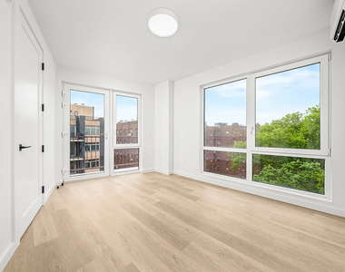 1615 Cedar Street - Photo Thumbnail 5