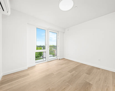 1615 Cedar Street - Photo Thumbnail 4