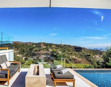 2528 Westridge Road - Photo Thumbnail 3