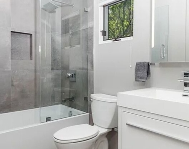 2528 Westridge Road - Photo Thumbnail 28