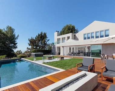 2528 Westridge Road - Photo Thumbnail 1