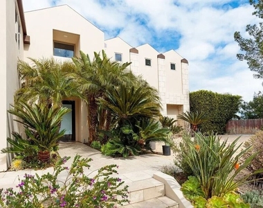 2528 Westridge Road - Photo Thumbnail 31