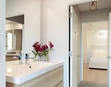 2528 Westridge Road - Photo Thumbnail 23