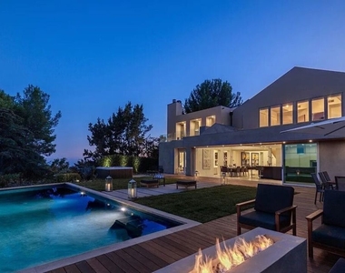 2528 Westridge Road - Photo Thumbnail 6